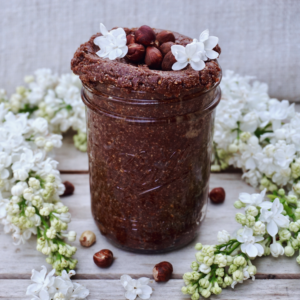 schokolade, chocolate, vegan, sugar free, no sugar, zuckerfrei, kein zucker, abnehmen, lose weight, nutella, chocolate spread, schokoaufstrich, rezept, recipe, lecker, delicious, plant based, healthy, gesund, schnell, quick, simple, einfach, Nutella selber machen, make your own nutella, glutenfrei, gluten free, kitchen, brown, jar, glas, hazelnuss creme