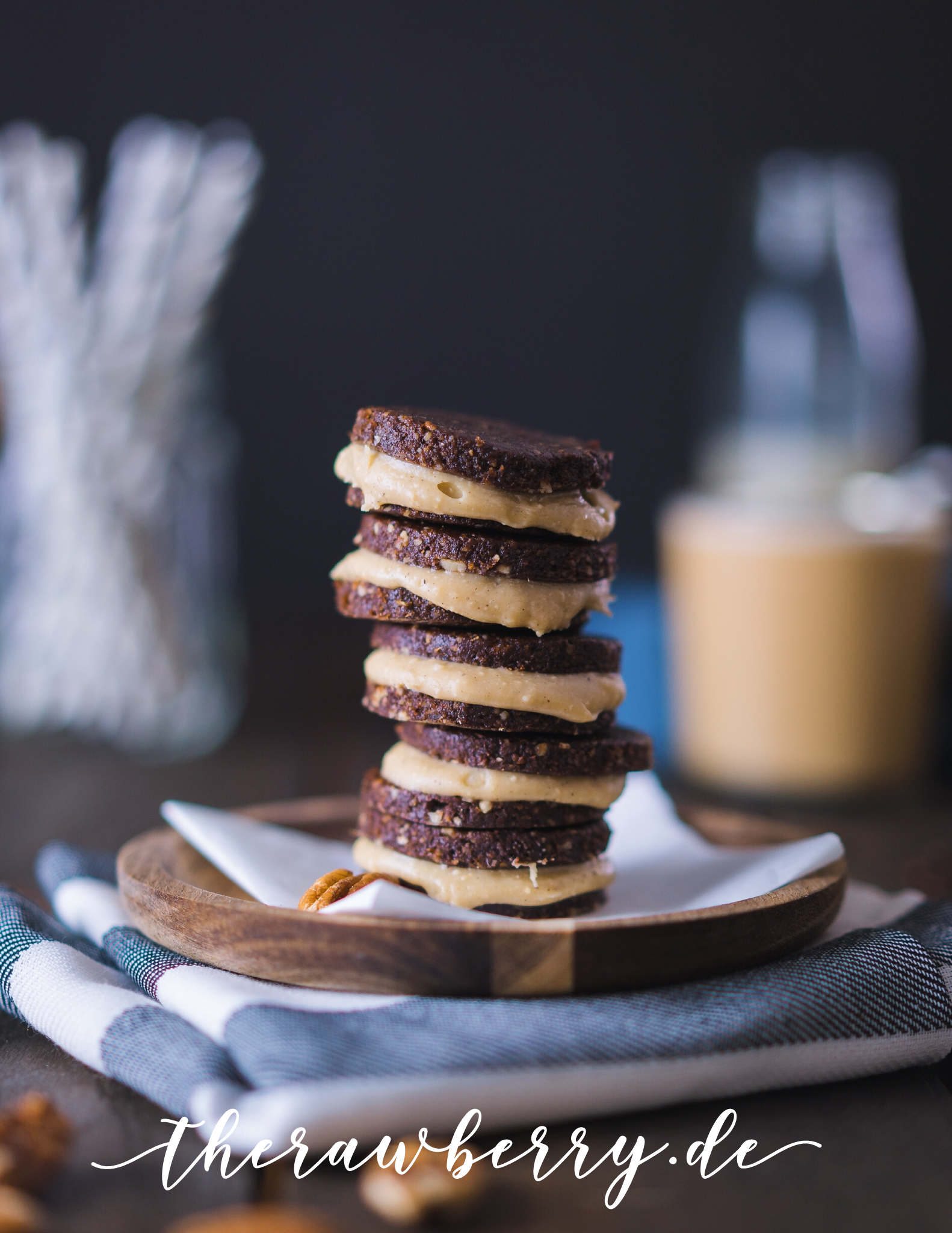 raweos, oreos, vegan, cookie, recipe, easy, fast, delicious, food, cookies and cream, healthy, gluten free, sugar free, simple