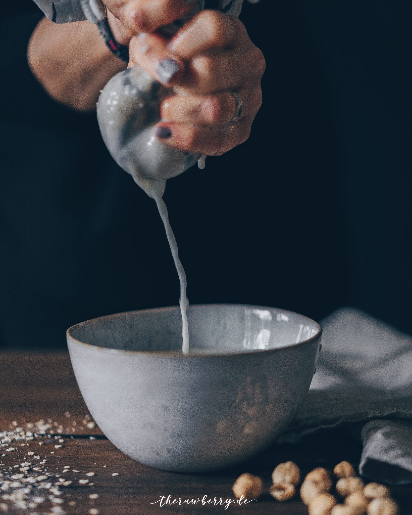 ohne plastic, no plastic, milk, vegan, plant-based, zero waste, zero waste, no dairy, easy, tutorial, how to, milch, Hafermilch, rezept, selber machen, Mandelmilch, Haselnussmilch