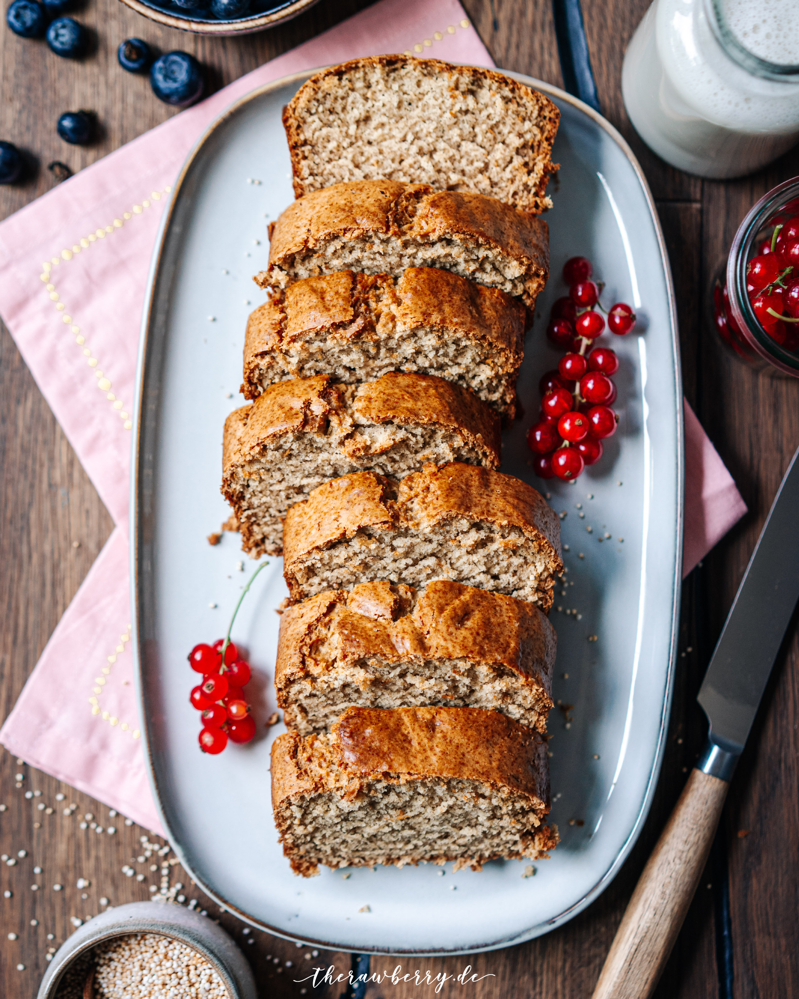 banana bread, Bananenbrot, lecker, delicious, healthy, gesund, vegan, diet, baking, therawberry, food, essen, dessert, snack, nachtisch, backen, diät, whole foods, photography, fotografie, marie dorfschmidt, cake, kuchen, banana, banane, plant-based, dairy free, laktosefrei