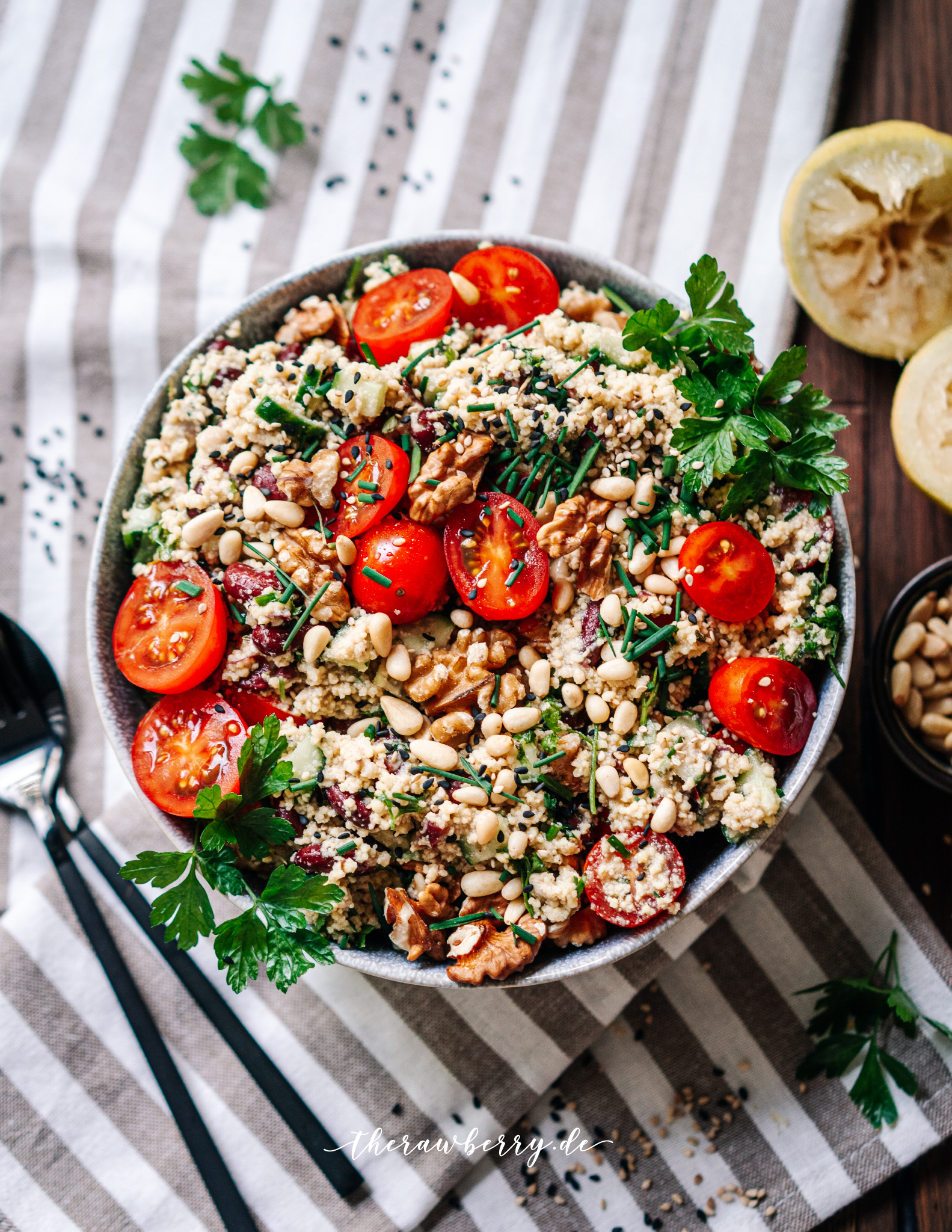 couscous, salad, salat, Sommer, rezept, recipe, lecker, delicious, tomatoes, tomaten, easy, einfach, bowl, Schüssel, Mittagessen, lunch, dinner, Abendessen, wholefoods, diet, diät, therawberry, food, essen, photography, fotografie, vegan, glutenfree, cooking, kochen, schnell, quick