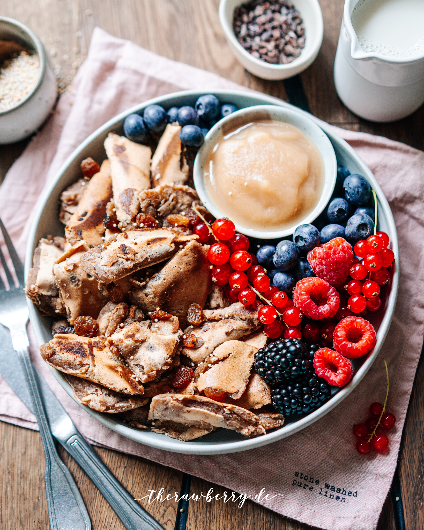 kaiserschmarrn, einfach, vegan, lecker, delicious, food, essen, dessert, nachtisch, therawberry, marie dorfschmidt, photography, fotografie, foodie, plant-based, rezept, recipe