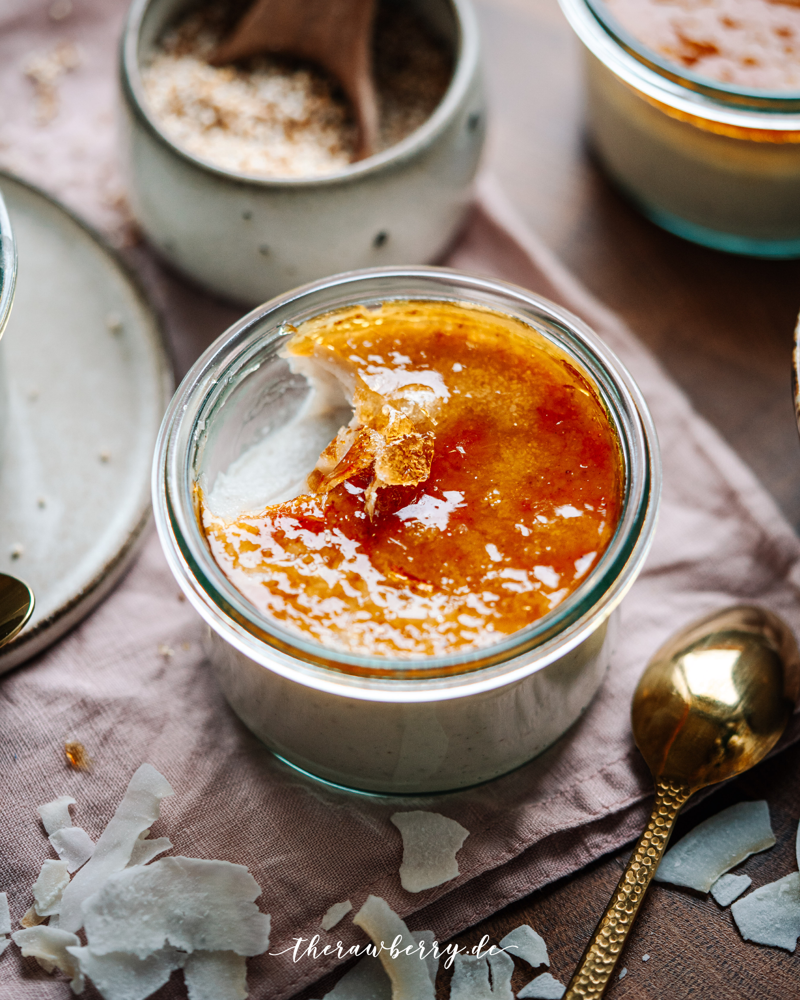dessert, nachtisch, food, essen, therawberry, marie dorfschmidt, creme brulee, pudding, kochen, backen, snack, süß, sweet, cooking, baking, festive, dinner, festlich, einfach, schnell, easy, quick, vegan, glutenfree, glutenfrei, almond milk, Mandeldrink, coconut cream, Kokosmilch, jars, glass, plant-based, no dairy