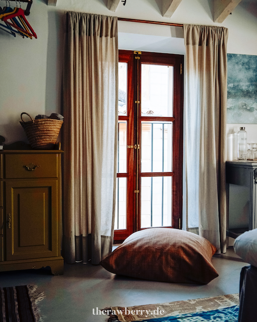 food, essen, vegan, ecocirer, sóller, hotel, spanien, spain, Mallorca, Marie Dorfschmidt, therawberry, drinks, heatlhy, gesund, ecological, eco, öko, ökologisch, interior design, restauriert, mood, photography, hotel room, Hotelzimmer, test