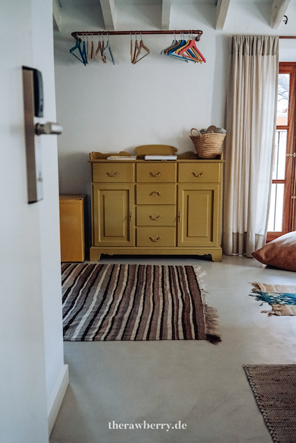 food, essen, vegan, ecocirer, sóller, hotel, spanien, spain, Mallorca, Marie Dorfschmidt, therawberry, drinks, heatlhy, gesund, ecological, eco, öko, ökologisch, interior design, restauriert, mood, photography, hotel room, Hotelzimmer, test